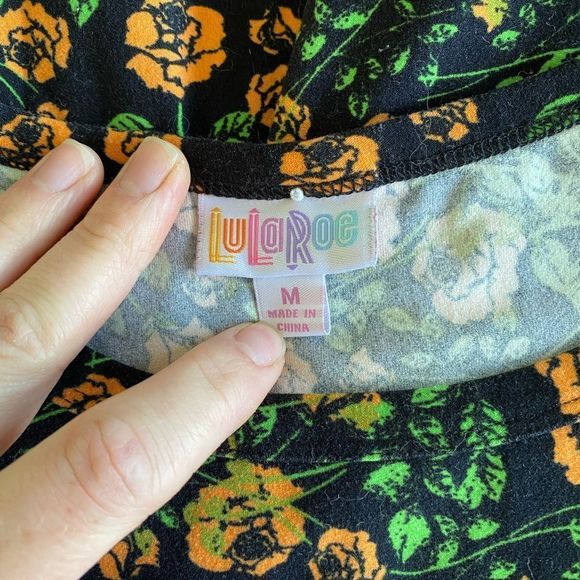 🎃LULAROE Fall Rose Vine Pumpkin Pattern T-Shirt Dress Hi-Low Women’s Medium [M] - Picture 6 of 7